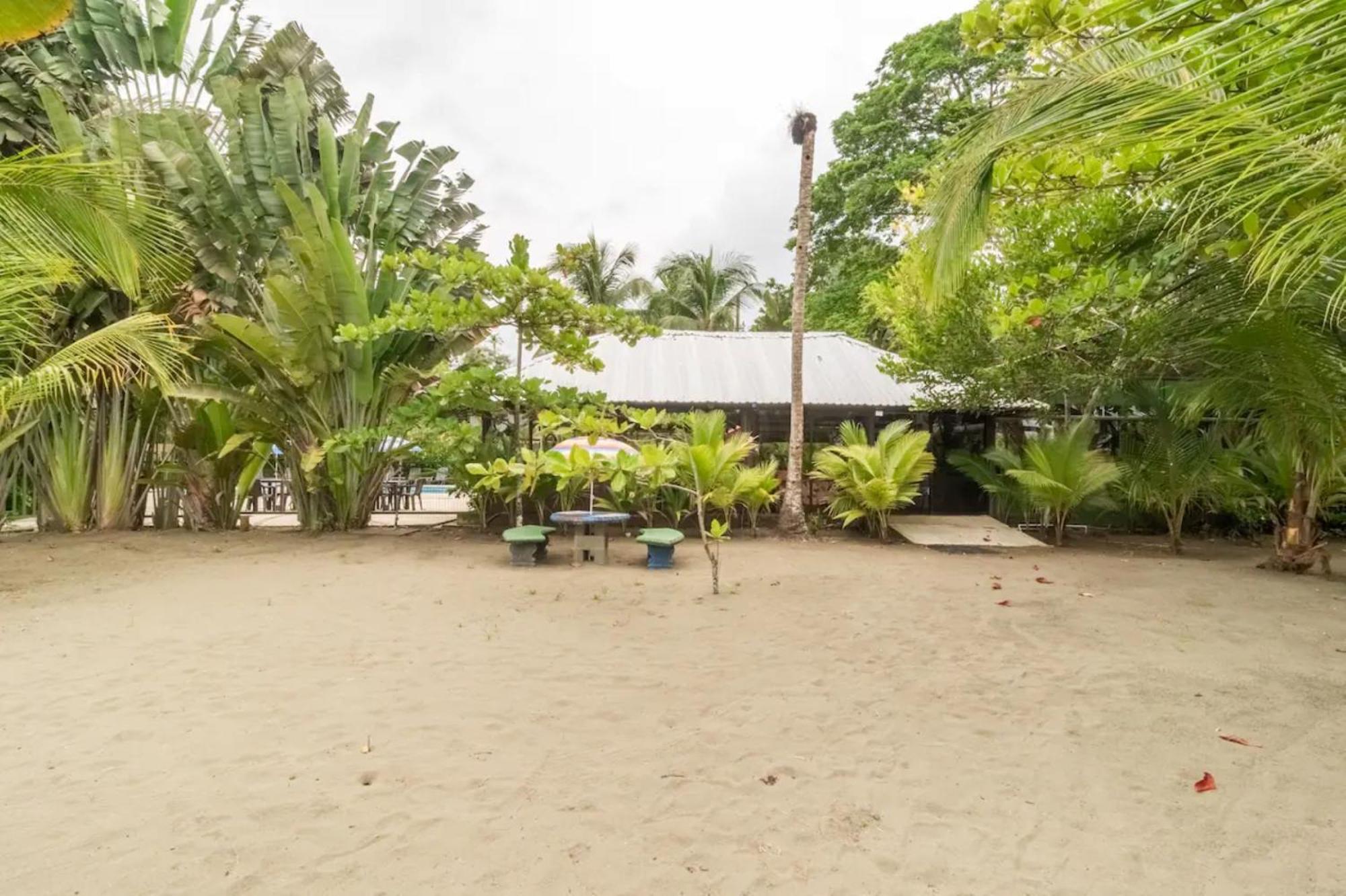 Hotel Playa Westfalia Puerto Limon Exterior foto